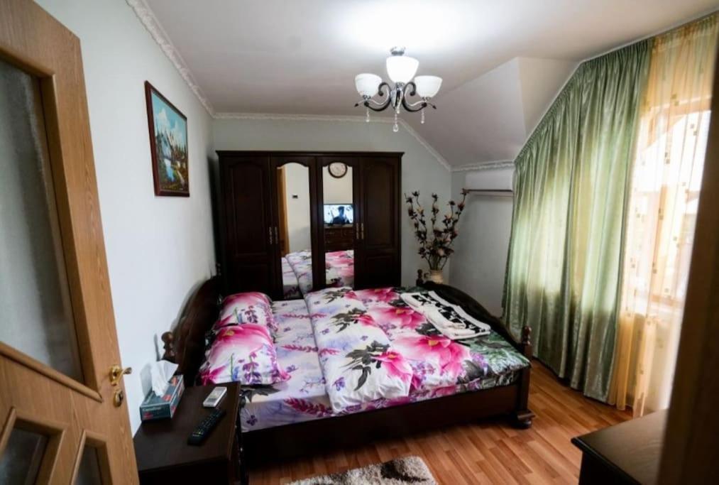 Casa Mona Villa Oradea Exterior photo